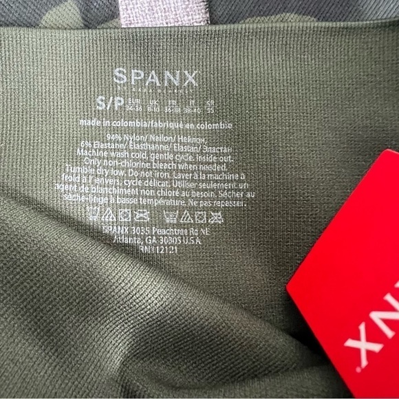 Spanx Look at Me Now Leggings Camo - Picture 5 of 6